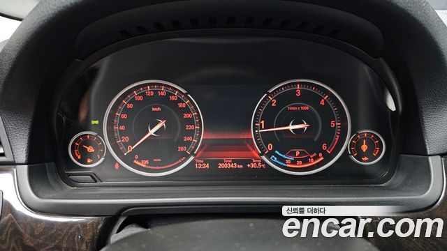 BMW 5 Series (F10) 520d 2013 — фото 8