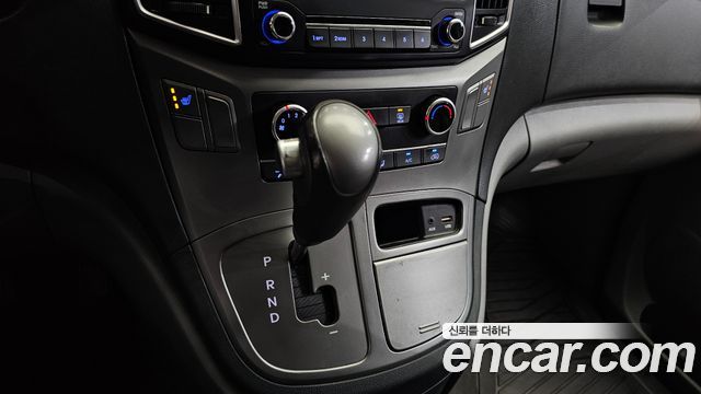 Hyundai Grand Starex Van 3-Seater Smart 2021 — фото 9