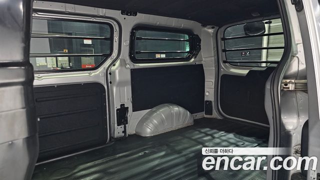 Hyundai Grand Starex Van 3-Seater Smart 2021 — фото 12