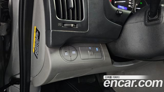Hyundai Grand Starex Van 3-Seater Smart 2021 — фото 19
