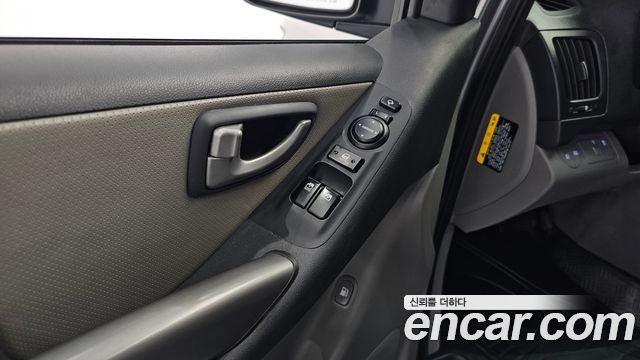 Hyundai Grand Starex Van 3-Seater Smart 2021 — фото 27
