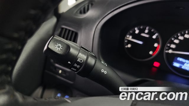 Hyundai Grand Starex Van 3-Seater Smart 2021 — фото 28