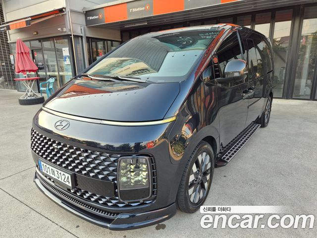 Hyundai Staria 4WD Lounge 9-Seater Inspiration 2024 — фото 1