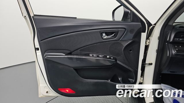 KG Mobility (SsangYong) Tivoli Air Diesel IX 2WD 2016 — фото 24
