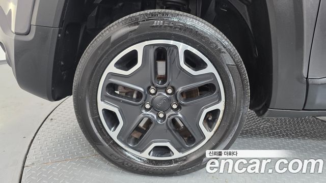 Jeep Renegade 2.0 Diesel Tailhawk AWD 2018 — фото 5