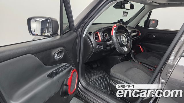 Jeep Renegade 2.0 Diesel Tailhawk AWD 2018 — фото 10