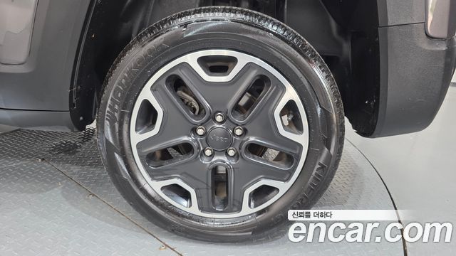 Jeep Renegade 2.0 Diesel Tailhawk AWD 2018 — фото 21