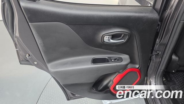 Jeep Renegade 2.0 Diesel Tailhawk AWD 2018 — фото 25