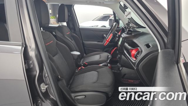 Jeep Renegade 2.0 Diesel Tailhawk AWD 2018 — фото 26