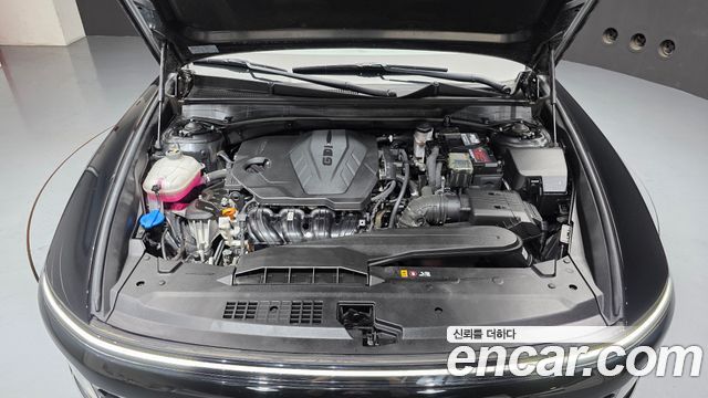 Hyundai Grandeur (GN7) 2,5 Gasoline 2WD Exclusive 2023 — фото 6