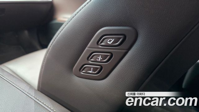 Hyundai Grandeur (GN7) 2,5 Gasoline 2WD Exclusive 2023 — фото 18
