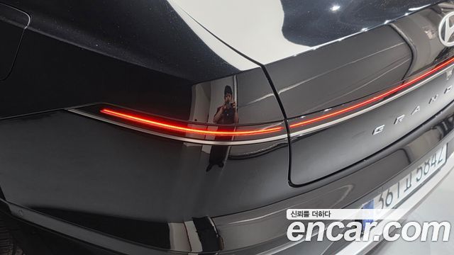 Hyundai Grandeur (GN7) 2,5 Gasoline 2WD Exclusive 2023 — фото 23