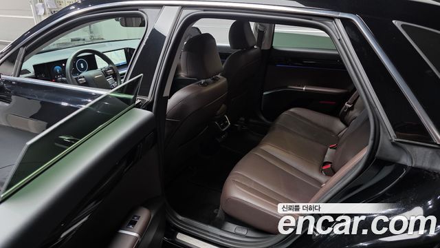 Hyundai Grandeur (GN7) 2,5 Gasoline 2WD Exclusive 2023 — фото 29