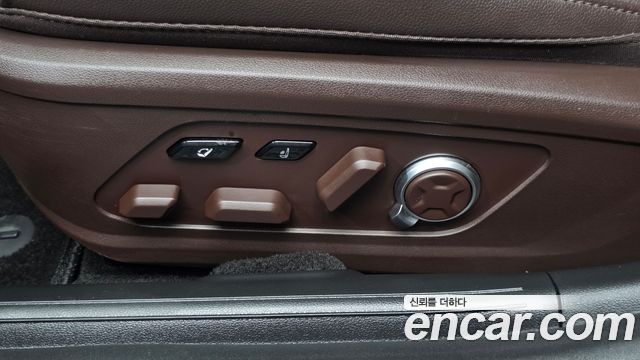 Hyundai Grandeur (GN7) 2,5 Gasoline 2WD Exclusive 2023 — фото 31
