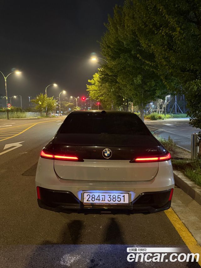 BMW 7 Series (G70) 740i sDrive M Sport 2023 — фото 2