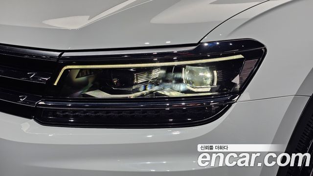 Volkswagen Tiguan Allspace 2.0 TDI Prestige 2020 — фото 22