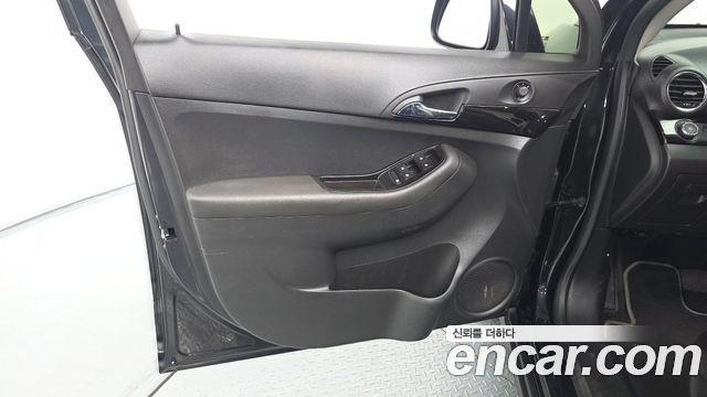 Chevrolet Orlando 1.6 Diesel Perfect Black 2016 — фото 30