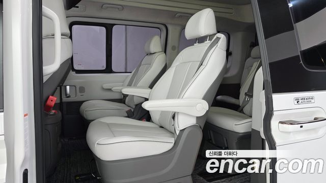Hyundai Staria 4WD Lounge 9-Seater Limousine 2025 — фото 12