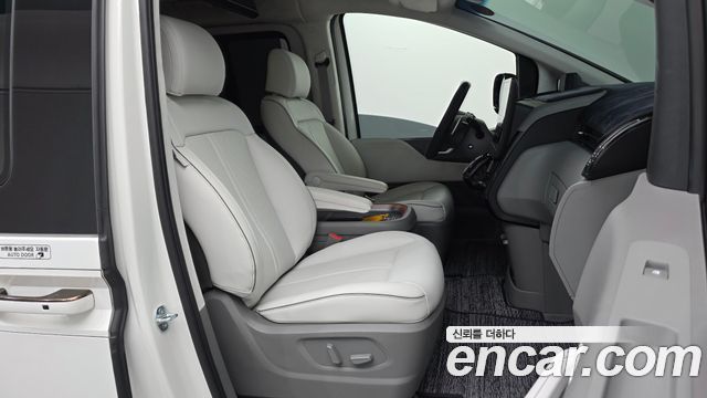 Hyundai Staria 4WD Lounge 9-Seater Limousine 2025 — фото 26