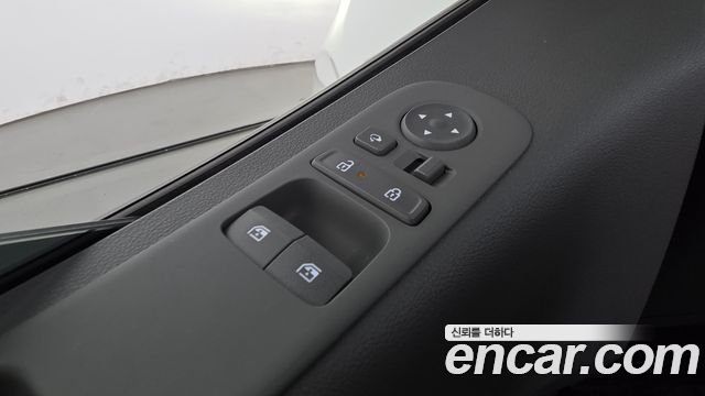 Hyundai Staria 4WD Lounge 9-Seater Limousine 2025 — фото 28