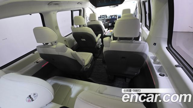 Hyundai Staria 4WD Lounge 9-Seater Limousine 2025 — фото 32