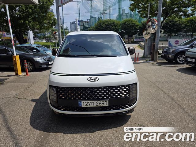 Hyundai Staria Lounge 9-Seater Inspiration