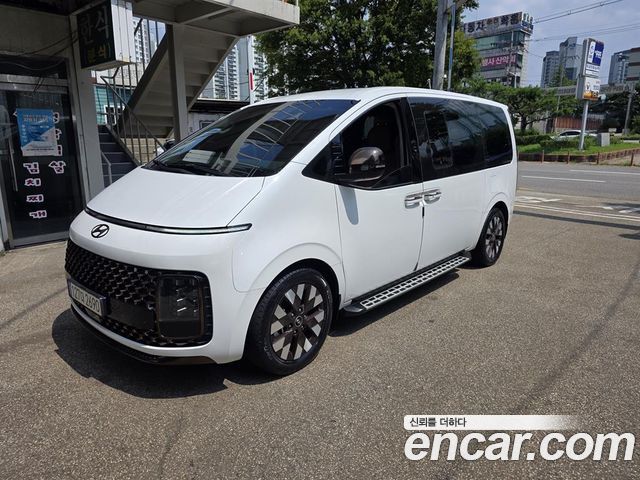 Hyundai Staria Lounge 9-Seater Inspiration 2022 — фото 2