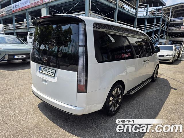 Hyundai Staria Lounge 9-Seater Inspiration 2022 — фото 3