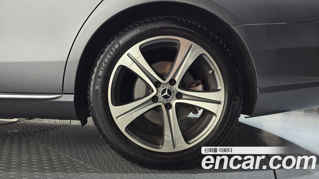 Mercedes-Benz E-Class (W213) E300 Avantgarde 2019 — фото 21