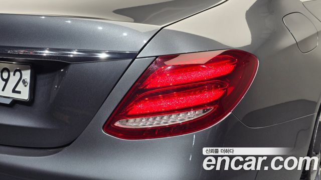 Mercedes-Benz E-Class (W213) E300 Avantgarde 2019 — фото 23