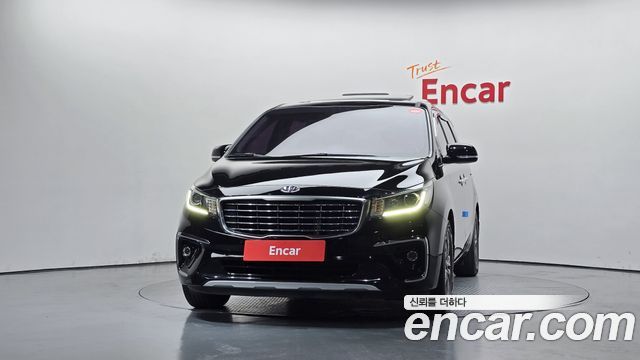 Kia Carnival 9-Seater Luxury 2019 — фото 3