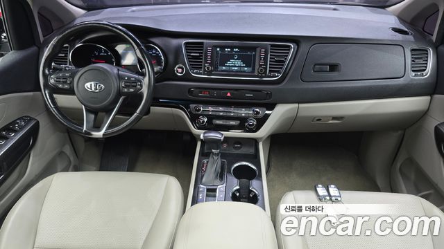 Kia Carnival 9-Seater Luxury 2019 — фото 7