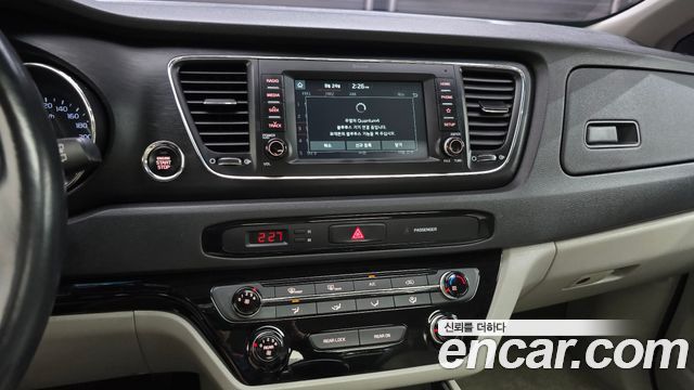 Kia Carnival 9-Seater Luxury 2019 — фото 14