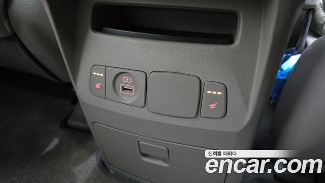 Kia Carnival 9-Seater Luxury 2019 — фото 18