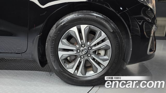 Kia Carnival 9-Seater Luxury 2019 — фото 21
