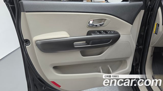 Kia Carnival 9-Seater Luxury 2019 — фото 24