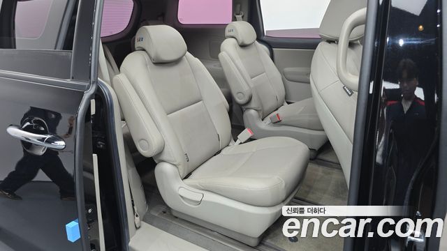 Kia Carnival 9-Seater Luxury 2019 — фото 26