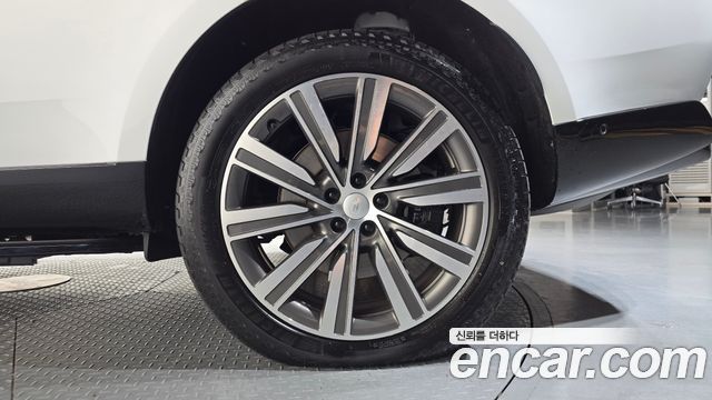 Land Rover Range Rover (V) P550E AB 2025 — фото 21