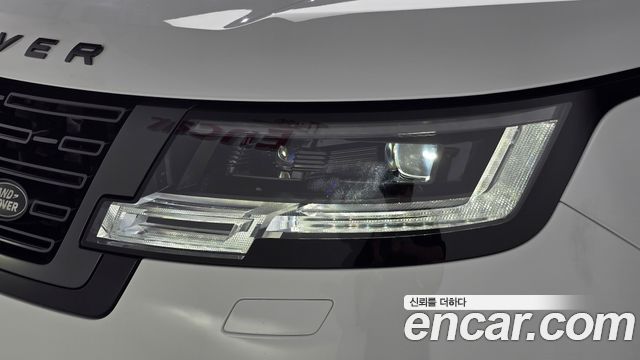 Land Rover Range Rover (V) P550E AB 2025 — фото 22