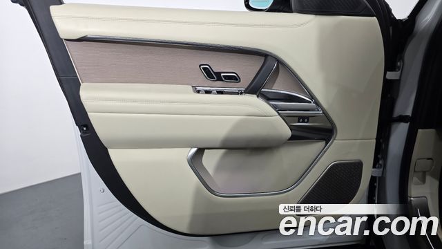 Land Rover Range Rover (V) P550E AB 2025 — фото 24