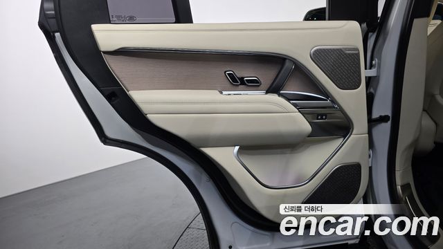 Land Rover Range Rover (V) P550E AB 2025 — фото 25
