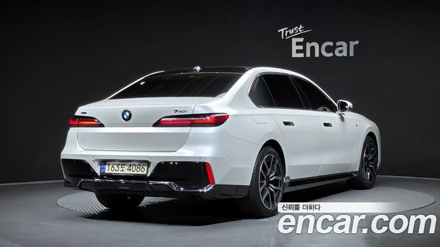 BMW 7 Series (G70) 740i xDrive M Sport 2024 — фото 2