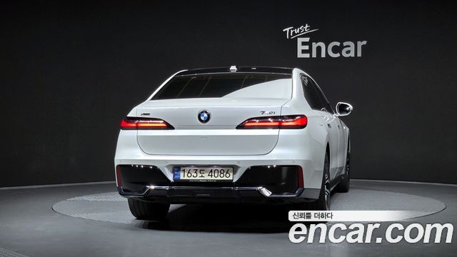 BMW 7 Series (G70) 740i xDrive M Sport 2024 — фото 4