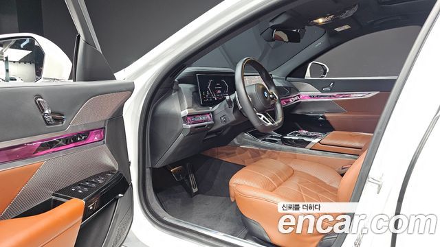 BMW 7 Series (G70) 740i xDrive M Sport 2024 — фото 10