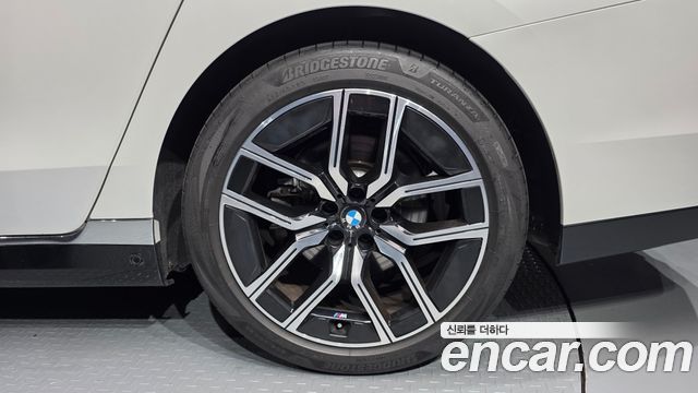 BMW 7 Series (G70) 740i xDrive M Sport 2024 — фото 27