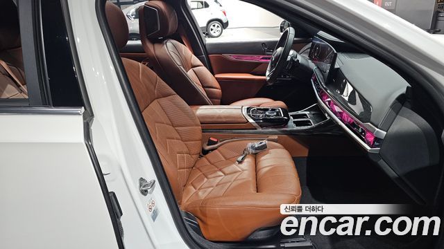 BMW 7 Series (G70) 740i xDrive M Sport 2024 — фото 32