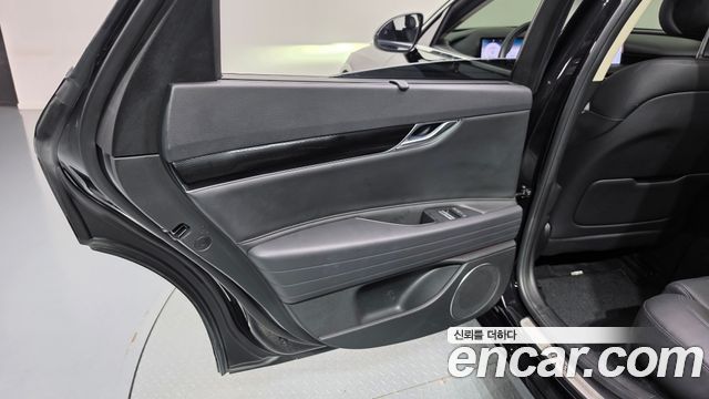 Genesis G80 (RG3) Gasoline 2.5 Turbo AWD 2025 — фото 25