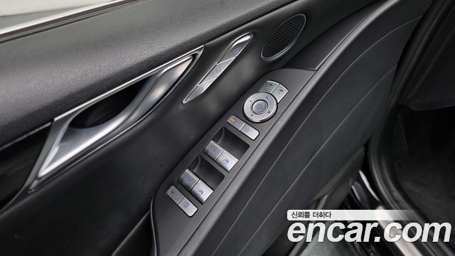 Genesis G80 (RG3) Gasoline 2.5 Turbo AWD 2025 — фото 27