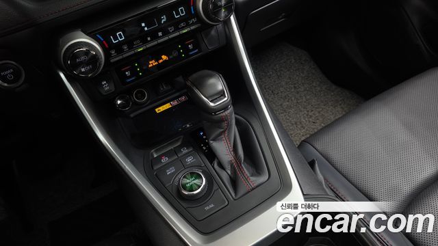 Toyota RAV4 (V) 2.5 4WD PHEV XSE 2025 — фото 9