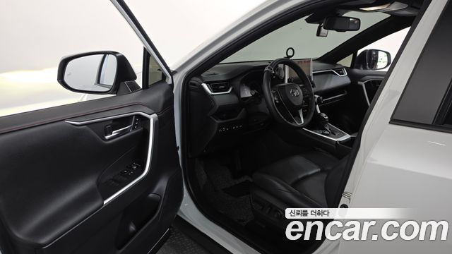 Toyota RAV4 (V) 2.5 4WD PHEV XSE 2025 — фото 10